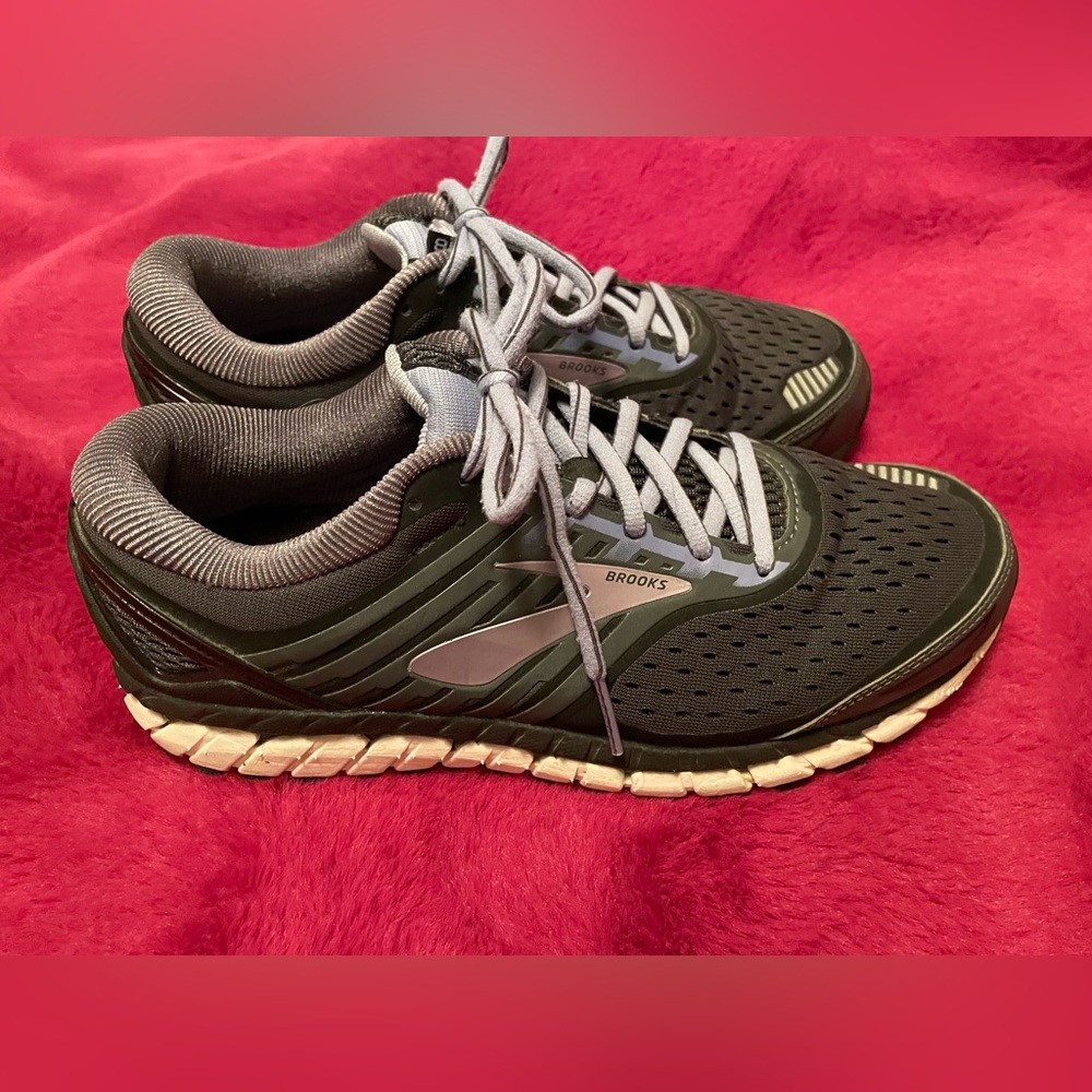 Brooks Ariel 18 Sneakers